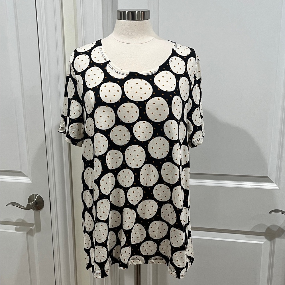 Gudrun Sjoden Black Tee with Cream Polka Dots